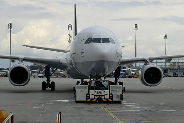 Ekspedisi Cargo Udara Medan Surabaya yang Andal Terpercaya